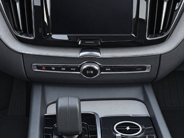2025 Volvo XC60 Plus